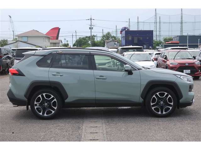 RAV42.0 アドベンチャー 4WD