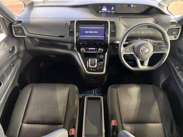 セレナ1.2 e-POWER ハイウェイスターV