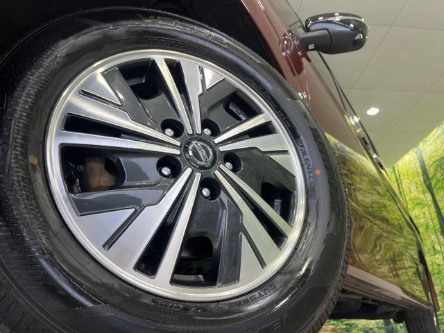 �y����15�C���`�A���~�z�C�[���z�O�ςɃ}�b�`���������A���~�z�C�[���𑕒����Ă���܂��B�e��ЊO�A���~�z�C�[����A�X�^�b�h���X�^�C�����戵�����Ă���܂��B���񂲑��k����������