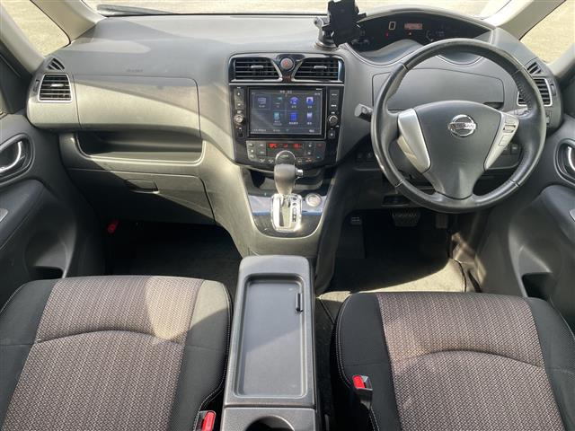 セレナ2.0 ハイウェイスター S-HYBRID