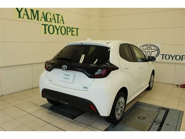 ヤリス1.5 ハイブリッド X E-Four 4WD