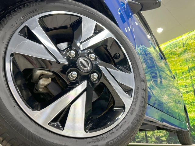 �y����15�C���`�A���~�z�C�[���z�O�ςɃ}�b�`���������A���~�z�C�[���𑕒����Ă���܂��B�e��ЊO�A���~�z�C�[����A�X�^�b�h���X�^�C�����戵�����Ă���܂��B���񂲑��k����������