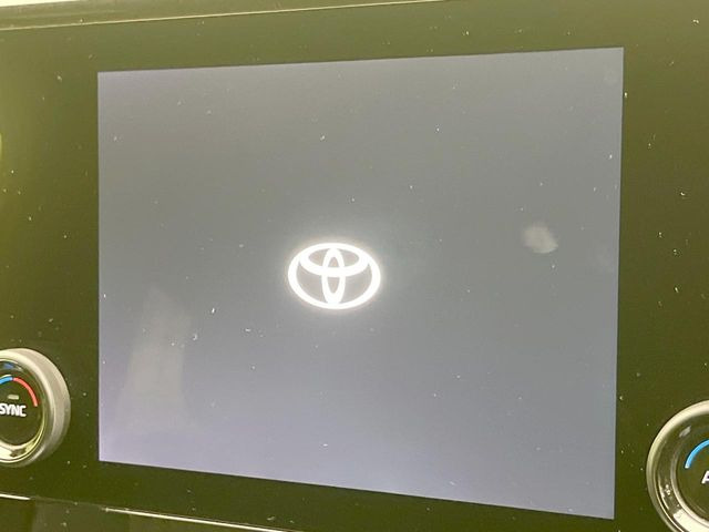 �y10.5�C���` �f�B�X�v���C�I�[�f�B�I�z���ʂ̃f�B�X�v���C��AppleCarPlay��AndroidAuto�����p�\�B�傫�ȉ�ʂŃX�}�z�i�r�A�v���������p���������܂���