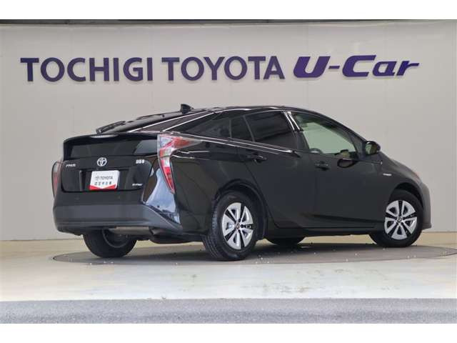 プリウス1.8 S セーフティ プラス E-Four 4WD