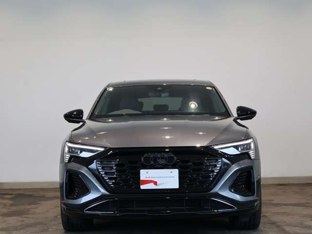Q8スポーツバック e-tron55 クワトロ Sライン 4WD
