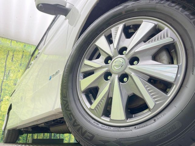 �y����16�C���`�A���~�z�C�[���z�O�ςɃ}�b�`���������A���~�z�C�[���𑕒����Ă���܂��B�e��ЊO�A���~�z�C�[����A�X�^�b�h���X�^�C�����戵�����Ă���܂��B���񂲑��k����������
