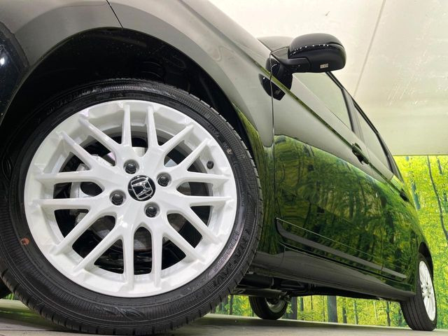 �y����15�C���`�A���~�z�C�[���z�O�ςɃ}�b�`���������A���~�z�C�[���𑕒����Ă���܂��B�e��ЊO�A���~�z�C�[����A�X�^�b�h���X�^�C�����戵�����Ă���܂��B���񂲑��k����������
