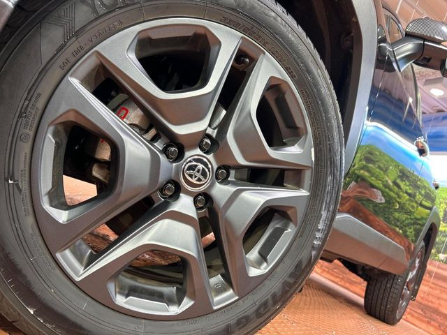 �y����19�C���`�A���~�z�C�[���z�O�ςɃ}�b�`���������A���~�z�C�[���𑕒����Ă���܂��B�e��ЊO�A���~�z�C�[����A�X�^�b�h���X�^�C�����戵�����Ă���܂��B���񂲑��k����������