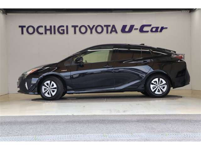 プリウス1.8 S セーフティ プラス E-Four 4WD