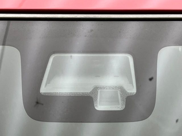 【スズキ セーフティサポート】走行中に前方の車両等を認識し、衝突しそうな時は警報とブレーキで衝突回避と被害軽減をアシスト。より安全にドライブをお楽しみいただけます。