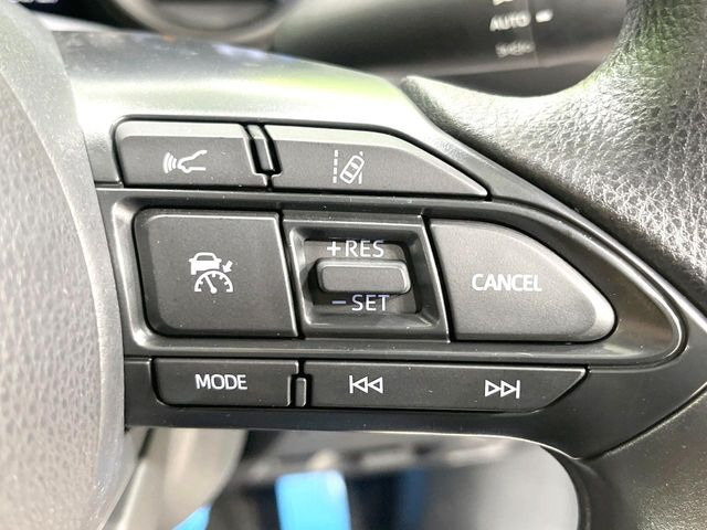 【レーダークルーズコントロール】高速道路での長距離走行が楽に!!自動で速度を保つクルーズコントロールが、衝突軽減システムと連携し、前方の車両を感知して車間を保つように速度調節してくれます!!
