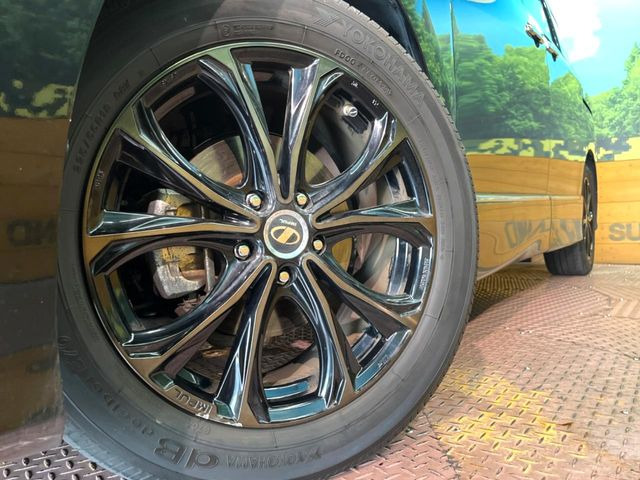 �y����18�C���`�A���~�z�C�[���z�O�ςɃ}�b�`���������A���~�z�C�[���𑕒����Ă���܂��B�e��ЊO�A���~�z�C�[����A�X�^�b�h���X�^�C�����戵�����Ă���܂��B���񂲑��k����������