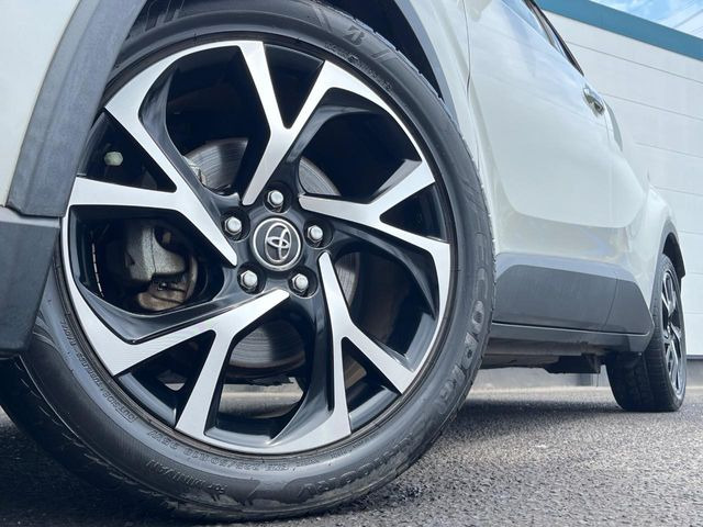 �y����18�C���`�A���~�z�C�[���z�O�ςɃ}�b�`���������A���~�z�C�[���𑕒����Ă���܂��B�e��ЊO�A���~�z�C�[����A�X�^�b�h���X�^�C�����戵�����Ă���܂��B���񂲑��k����������