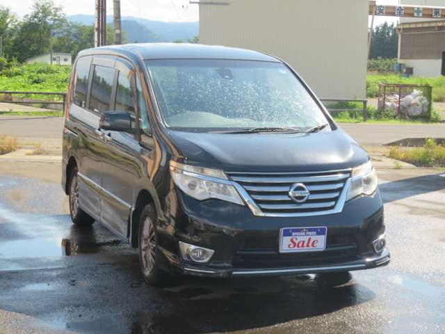 セレナ2.0 ハイウェイスター V エアロモード+Safety II 4WD