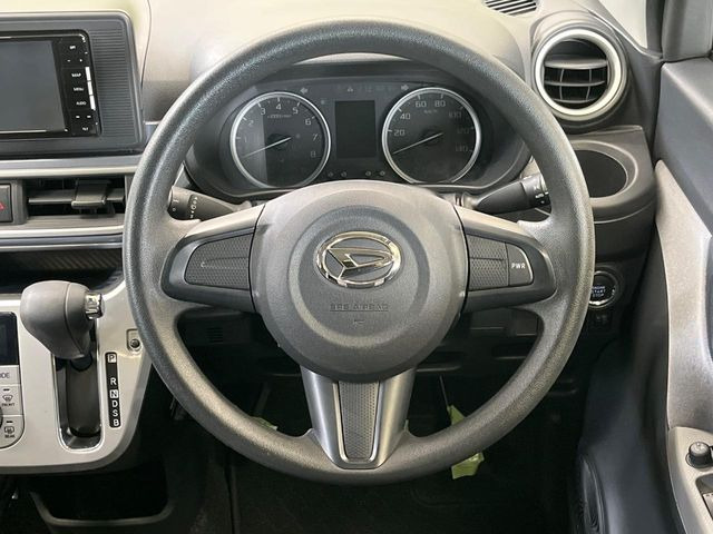 【スマートアシスト?】走行中に前方の車両等を認識し、衝突しそうな時は警報とブレーキで衝突回避と被害軽減をアシスト。より安全にドライブをお楽しみいただけます。
