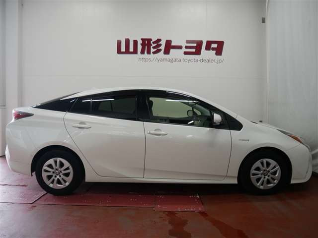 プリウス1.8 S セーフティ プラス