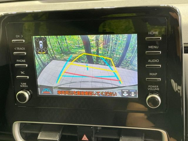 【バックカメラ】駐車時に後方がリアルタイム映像で確認できます。大型商業施設や立体駐車場での駐車時や、夜間のバック時に大活躍!運転スキルに関わらず、今や必須となった装備のひとつです!