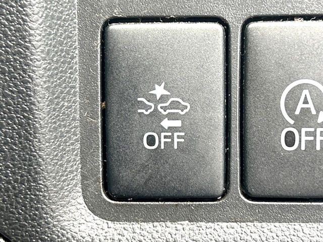 【プリクラッシュセーフティ】前方の車両等を検知し、衝突しそうな時は警報で注意を促し、ブレーキを踏む力をサポート。ブレーキを踏めなかった場合は衝突被害軽減ブレーキが作動、衝突回避をサポートします。