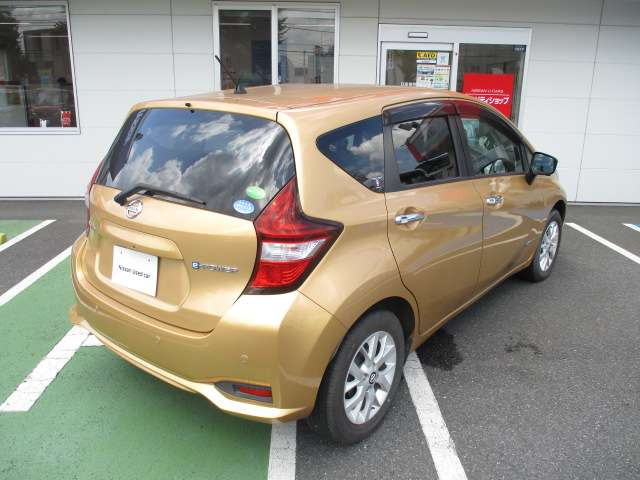 ノート1.2 e-POWER X FOUR 4WD