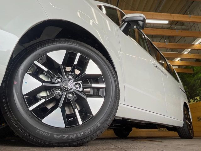 �y����16�C���`�A���~�z�C�[���z�O�ςɃ}�b�`���������A���~�z�C�[���𑕒����Ă���܂��B�e��ЊO�A���~�z�C�[����A�X�^�b�h���X�^�C�����戵�����Ă���܂��B���񂲑��k����������