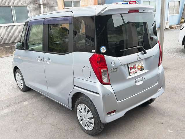 ���X�ł͌y�����Ԃ��畁�ʎԂ܂ŕ��L���I�[�����[�J�[�̎Ԏ�E�F�E�O���[�h��L�x�ɑ����Ă���܂��B