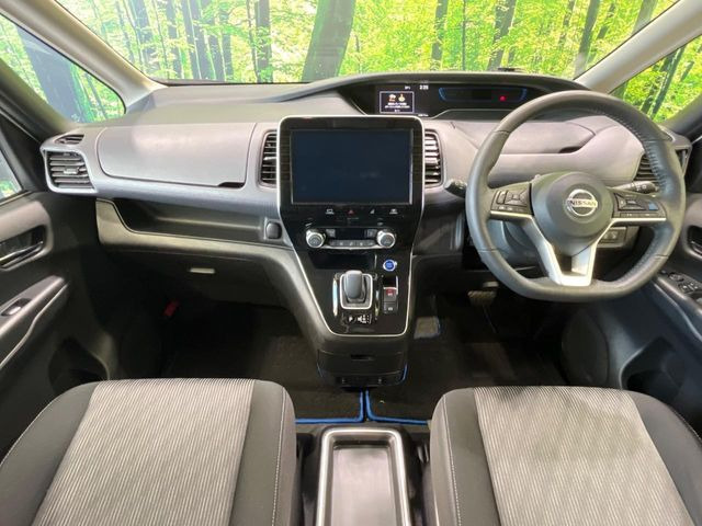 セレナ1.2 e-POWER ハイウェイスターV