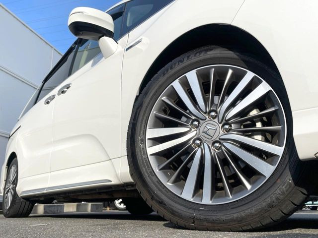 �y����17�C���`�A���~�z�C�[���z�O�ςɃ}�b�`���������A���~�z�C�[���𑕒����Ă���܂��B�e��ЊO�A���~�z�C�[����A�X�^�b�h���X�^�C�����戵�����Ă���܂��B���񂲑��k����������