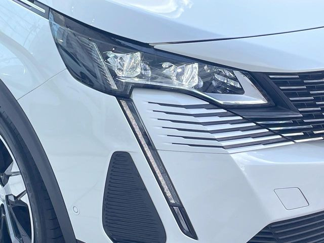●LEDヘッドライト:夜間走行時も良好な視界を確保し安心して運転できる高輝度LEDヘッドライトを装備!点灯速度が早く、消費電力も抑えられています。