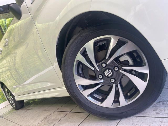 �y����15�C���`�A���~�z�C�[���z�O�ςɃ}�b�`���������A���~�z�C�[���𑕒����Ă���܂��B�e��ЊO�A���~�z�C�[����A�X�^�b�h���X�^�C�����戵�����Ă���܂��B���񂲑��k����������