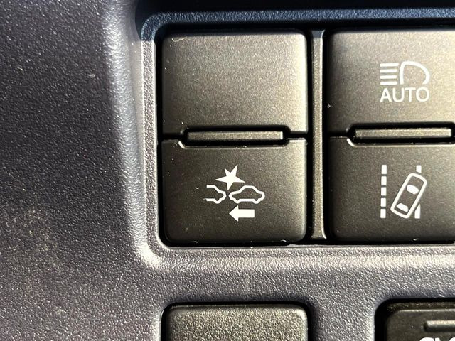 【トヨタセーフティセンス】走行中に前方の車両等を認識し、衝突しそうな時は警報とブレーキで衝突回避と被害軽減をアシスト。より安全にドライブをお楽しみいただけます。