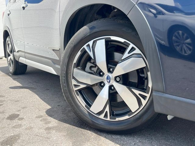 �y����18�C���`�A���~�z�C�[���z�O�ςɃ}�b�`���������A���~�z�C�[���𑕒����Ă���܂��B�e��ЊO�A���~�z�C�[����A�X�^�b�h���X�^�C�����戵�����Ă���܂��B���񂲑��k����������