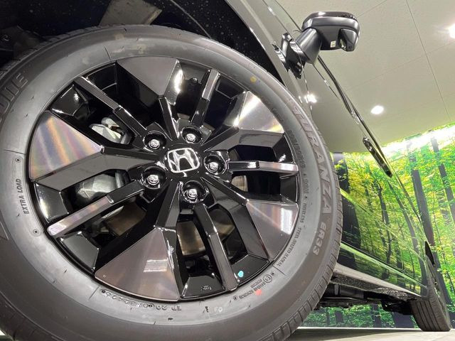 �y����16�C���`�A���~�z�C�[���z�O�ςɃ}�b�`���������A���~�z�C�[���𑕒����Ă���܂��B�e��ЊO�A���~�z�C�[����A�X�^�b�h���X�^�C�����戵�����Ă���܂��B���񂲑��k����������