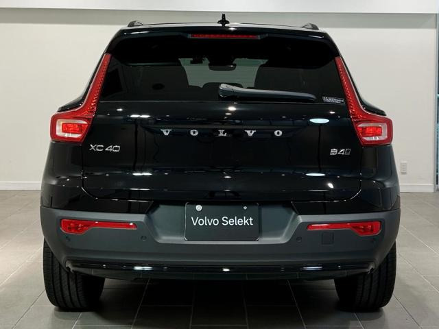 XC40ウルトラ B4 AWD ダークエディション 4WD