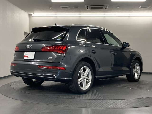 Q52.0 TFSI クワトロ スポーツ Sラインパッケージ 4WD