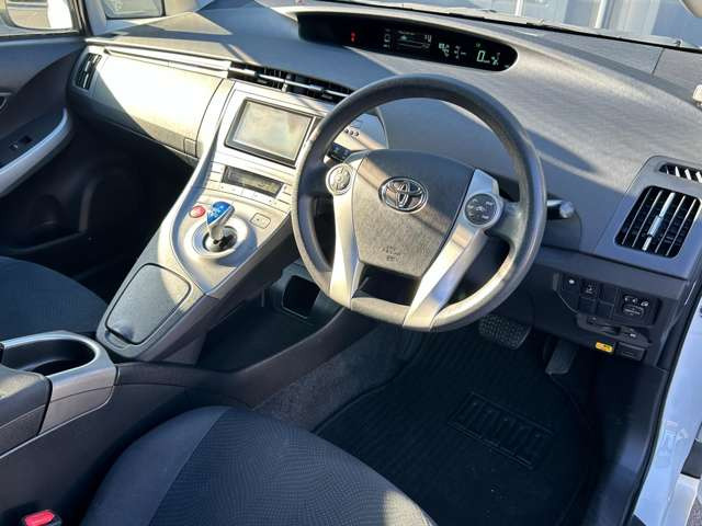 プリウス1.8 S