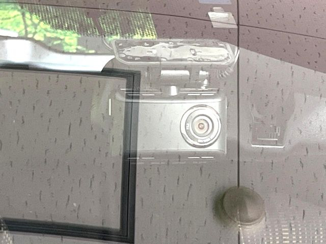 【ドライブレコーダー】ドライブレコーダー装備!走行中はもちろん、あおり運転や事故に遭遇した際、映像で記録し、万一のリスクに備えます。※記録用SDカードはお客様ご自身でご準備いただく必要があります。