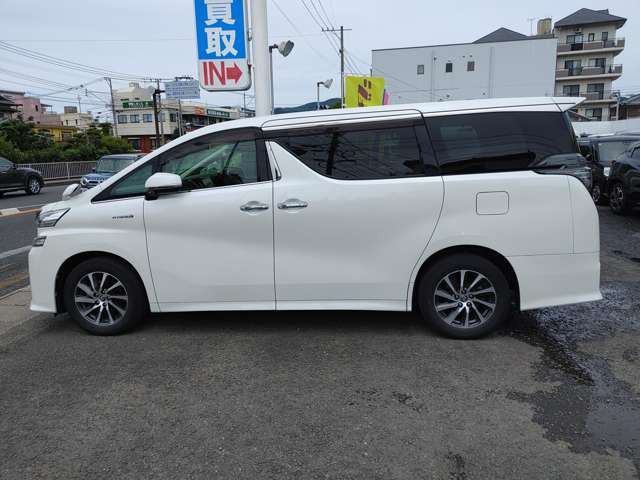 ヴェルファイアハイブリッド 2.5 ZR E-Four 4WD