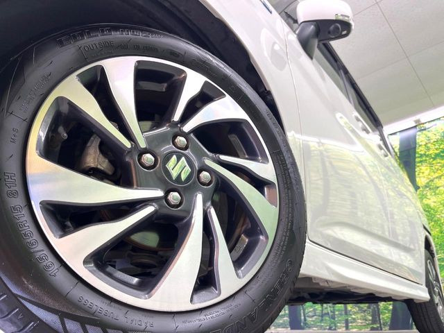 �y����15�C���`�A���~�z�C�[���z�O�ςɃ}�b�`���������A���~�z�C�[���𑕒����Ă���܂��B�e��ЊO�A���~�z�C�[����A�X�^�b�h���X�^�C�����戵�����Ă���܂��B���񂲑��k����������