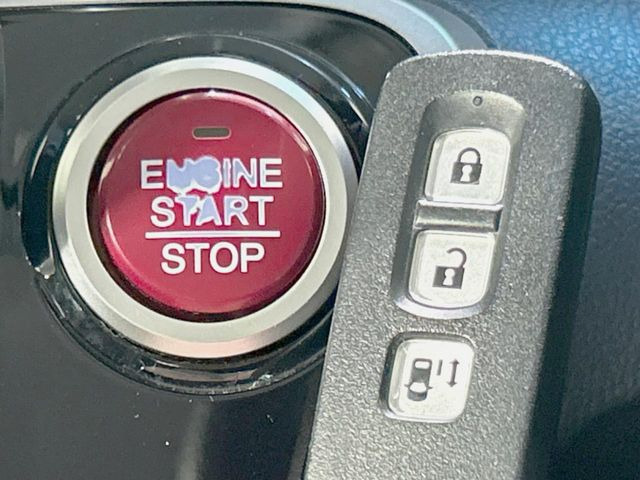 �yHonda�X�}�[�g�L�[�z�J�o����|�P�b�g�ɓ��ꂽ�܂܂ł��h�A�̎{���E�������\�ȃX�}�[�g�L�[�𑕔��B�G���W���̃I���E�I�t�����J�M�����o���K�v����������Ƃ��Ă��֗��ł���