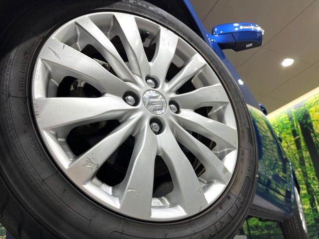 �y����16�C���`�A���~�z�C�[���z�O�ςɃ}�b�`���������A���~�z�C�[���𑕒����Ă���܂��B�e��ЊO�A���~�z�C�[����A�X�^�b�h���X�^�C�����戵�����Ă���܂��B���񂲑��k����������