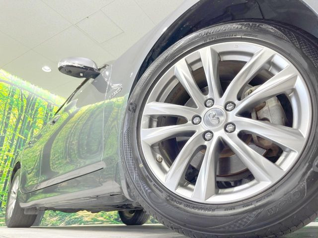 �y����18�C���`�A���~�z�C�[���z�O�ςɃ}�b�`���������A���~�z�C�[���𑕒����Ă���܂��B�e��ЊO�A���~�z�C�[����A�X�^�b�h���X�^�C�����戵�����Ă���܂��B���񂲑��k����������