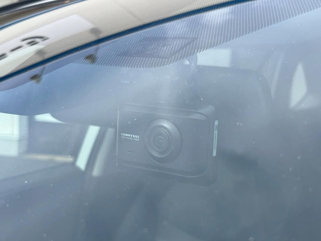 【ドライブレコーダー】ドライブレコーダー装備!走行中はもちろん、あおり運転や事故に遭遇した際、映像で記録し、万一のリスクに備えます。※記録用SDカードはお客様ご自身でご準備いただく必要があります。