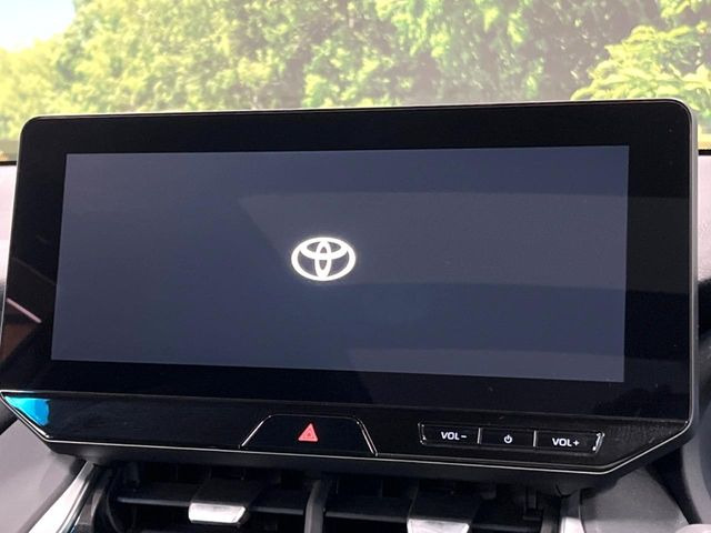 【12.3インチワイドナビ】高級感とインパクトのある大型ワイドナビを装備。各種オーディオ操作はもちろん、横長ワイド画面でのマップ2分割表示など、利便性も高いナビです♪