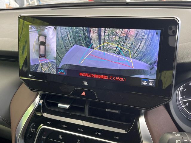 【パノラミックビューモニター】専用のカメラにより、上から見下ろしたような視点で360度クルマの周囲を確認することができます☆死角部分も確認しやすく、狭い場所での切り返しや駐車もスムーズに行えます。