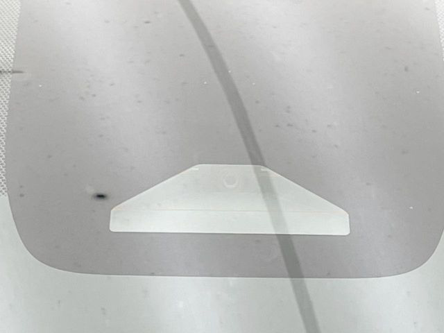 【プリクラッシュセーフティ】前方の車両等を検知し、衝突しそうな時は警報で注意を促し、ブレーキを踏む力をサポート。ブレーキを踏めなかった場合は衝突被害軽減ブレーキが作動、衝突回避をサポートします。