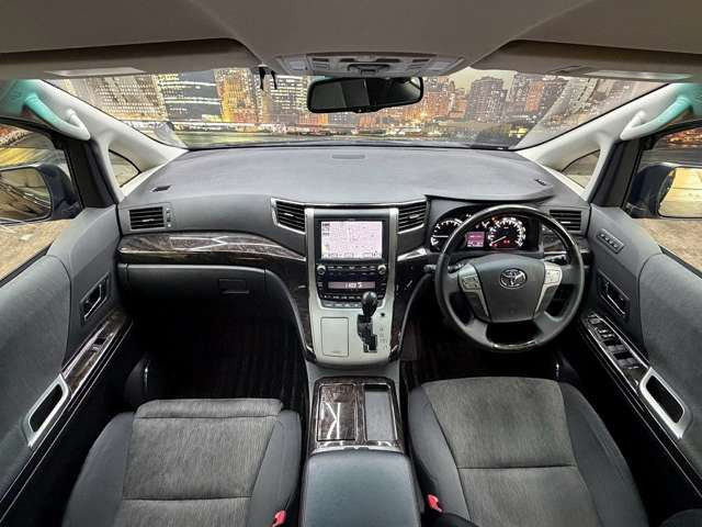 兵庫県尼崎市にミニバンを中心に『お値打ち価格』で展示している良質中古車専門店です。事故歴修復歴なしの車両限定で取り扱い!。関西地域で最もお得な価格かつ最良質車をご提供できるよう努めております。