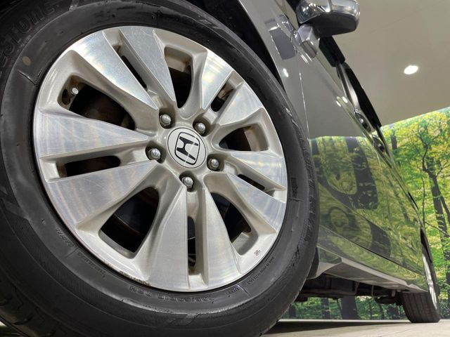 �y����16�C���`�A���~�z�C�[���z�O�ςɃ}�b�`���������A���~�z�C�[���𑕒����Ă���܂��B�e��ЊO�A���~�z�C�[����A�X�^�b�h���X�^�C�����戵�����Ă���܂��B���񂲑��k����������