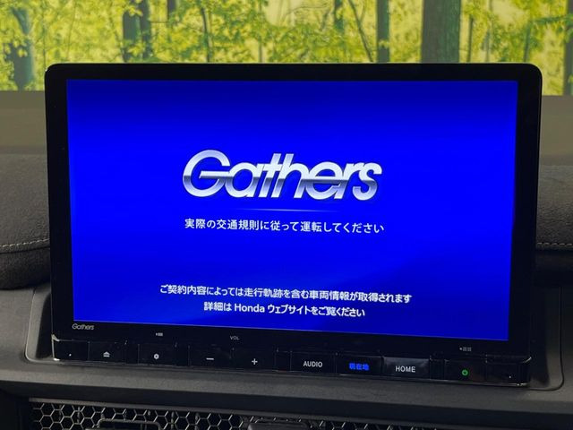 【メーカー純正11型ナビ】インテリアに溶け込むスタイリッシュな「専用設計」メーカーナビを装備♪視認性や操作性など基本性能にも優れ、より上質なカーライフをお楽しみいただけます。