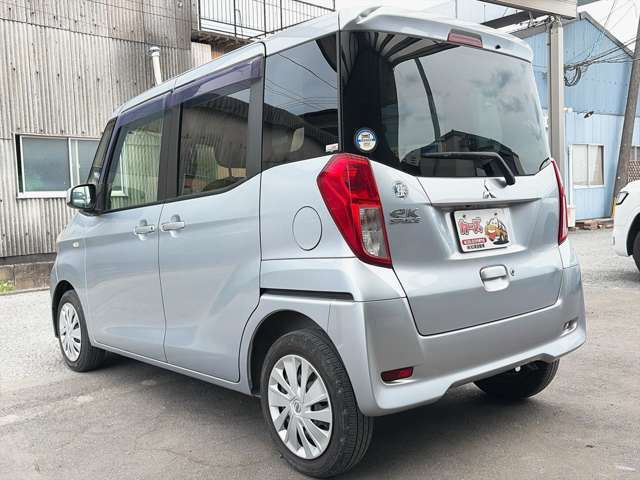 ���X�ł͌y�����Ԃ��畁�ʎԂ܂ŕ��L���I�[�����[�J�[�̎Ԏ�E�F�E�O���[�h��L�x�ɑ����Ă���܂��B