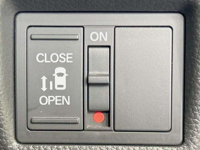 【パワースライドドア】スマートキーや運転席のスイッチでスライドドアの開閉が可能♪電動だから力を入れてドアを開ける必要が無く、小さいお子様でも、重い荷物を持っている時もラクに開け閉めできます♪